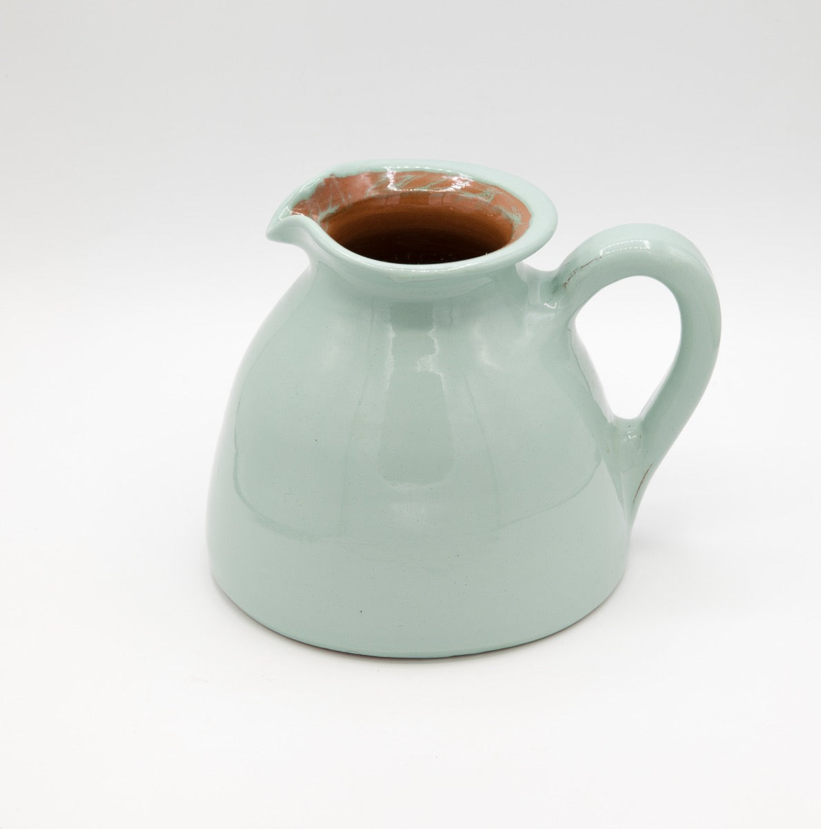 Jarra con verdes de campo