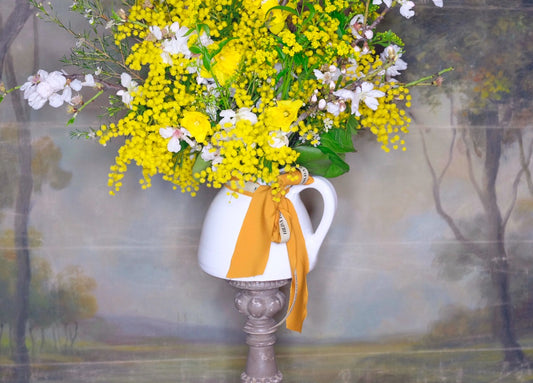 Jarra con mimosas · M