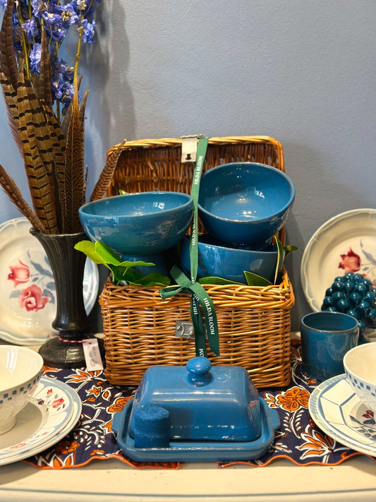 Hamper Mrs. Moon